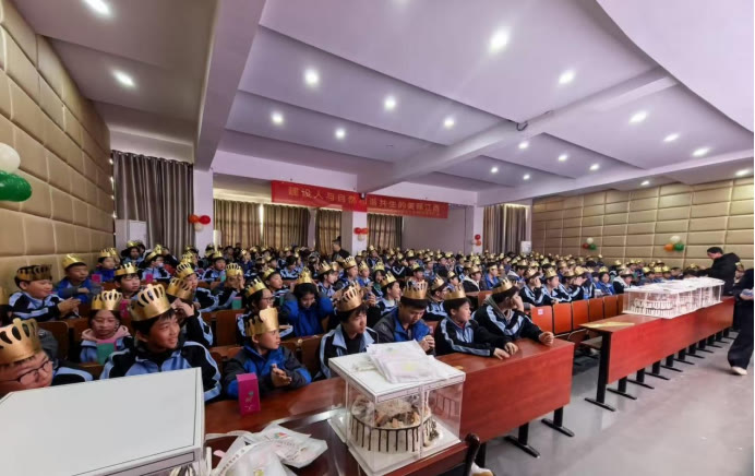 崇文中学集体活动