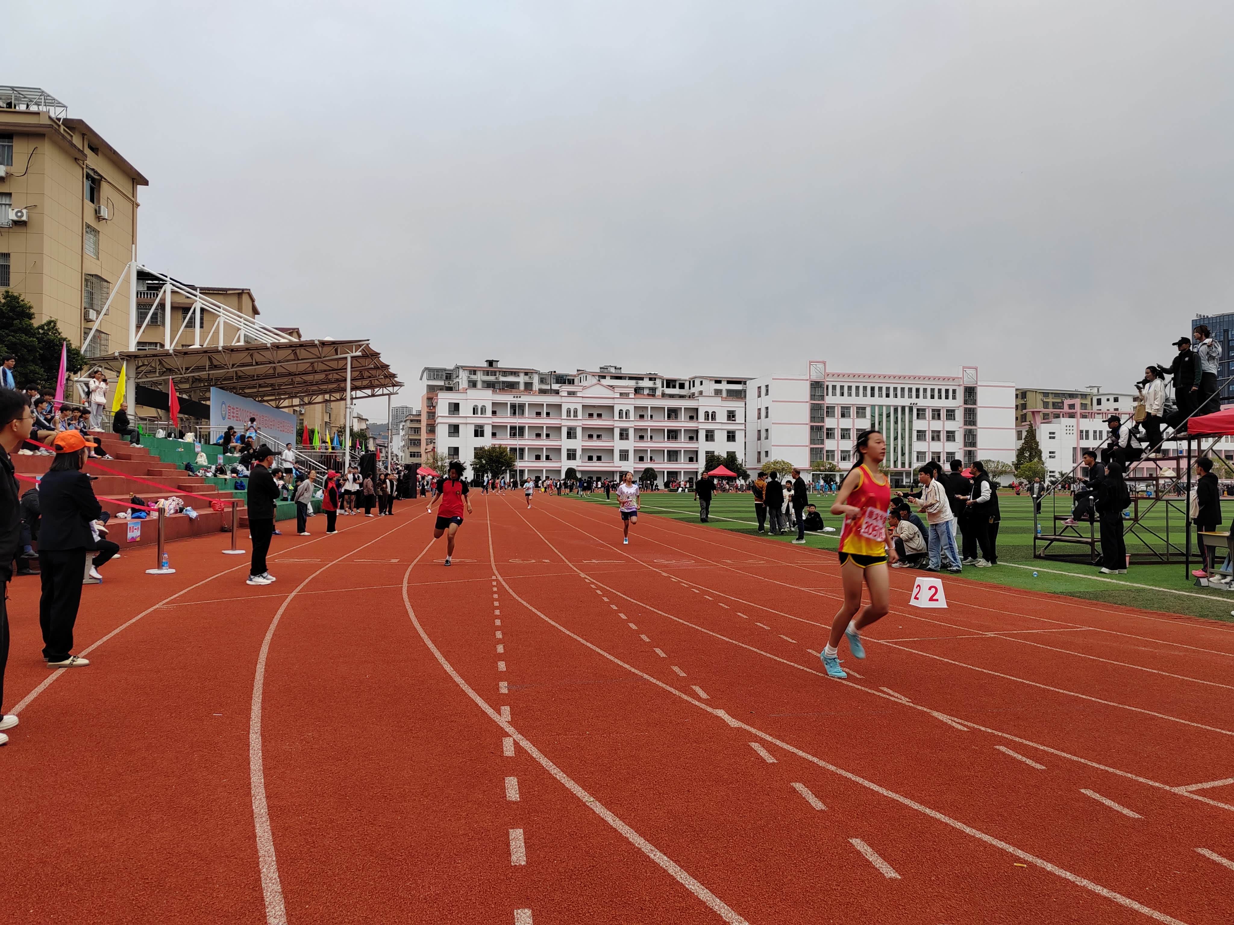 崇文中学校园
